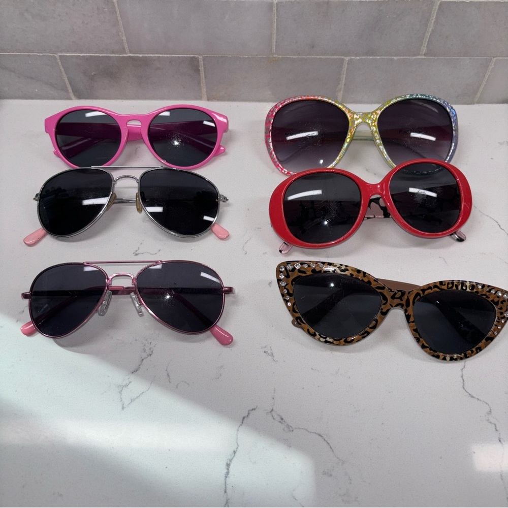 Set of 6 Trendy Sunglasses for Kids – Pink, Red, and Leopard Print Designs